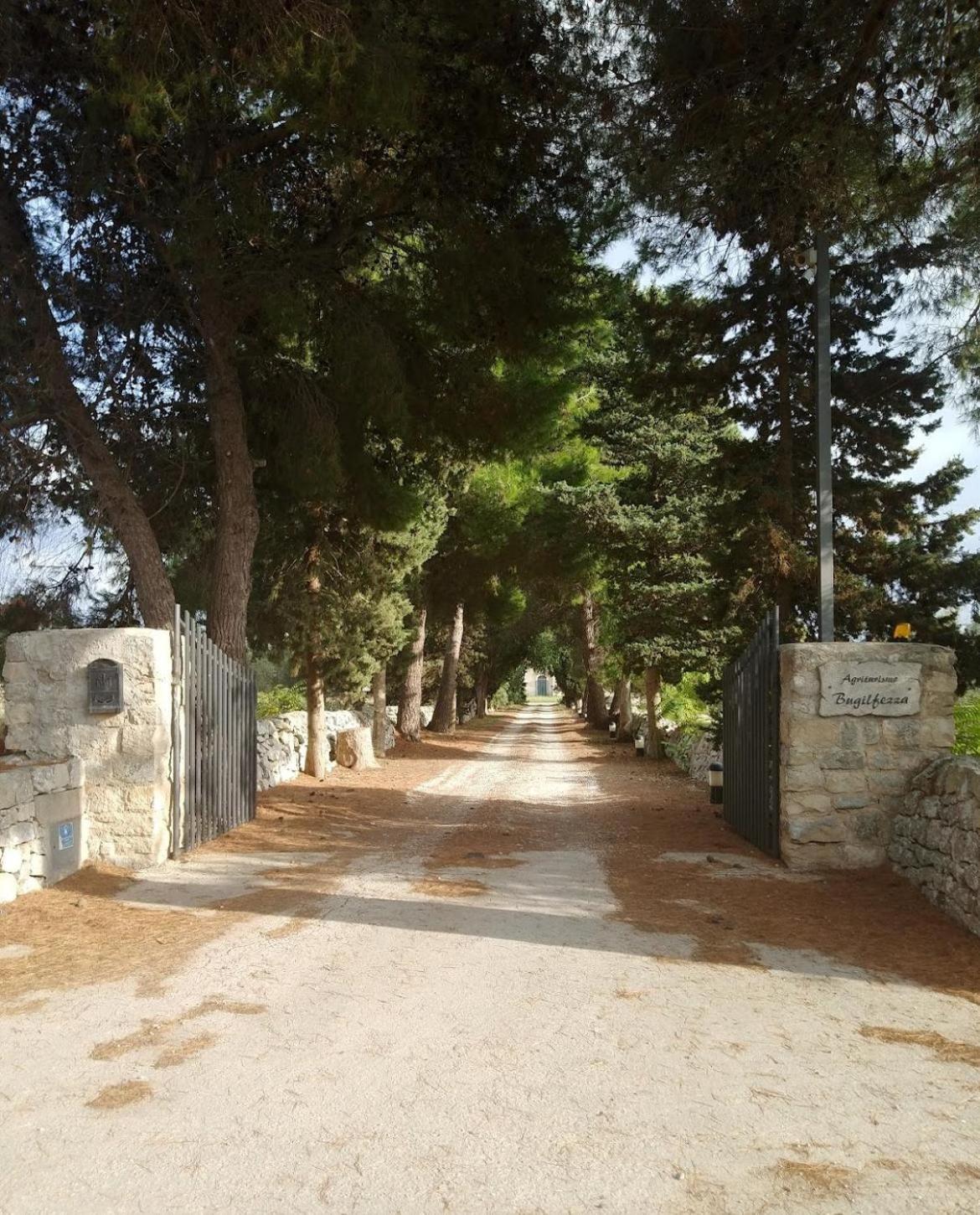 Agriturismobugilfezza Di Tgesd 모디카 외부 사진